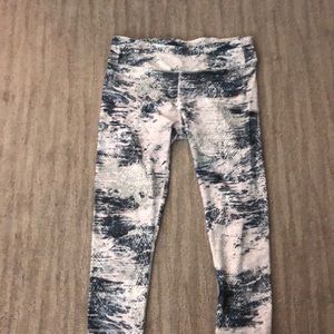Fabletics Capri leggings Size M
